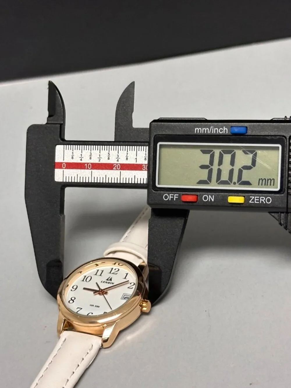 Lenqin Watch Women Gold Tone Date Window White Leather Band New Battery 9